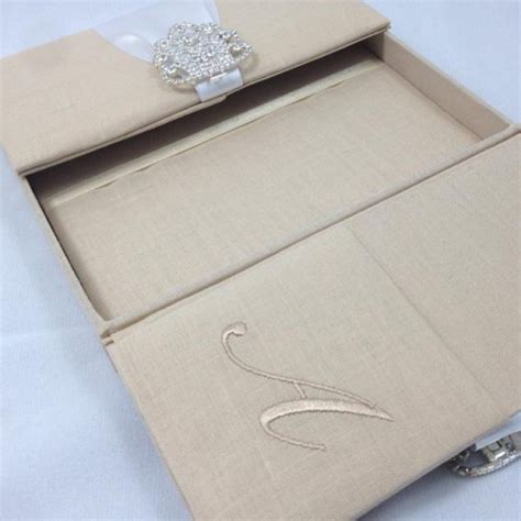 This wedding mailer is much less complex than assembling a traditional wedding stationery suite which may include an invitation, rsvp insert, multiple envelopes, and belly bands. WHITE CARDBOARD MAILER BOXES FOR WEDDING INVITATIONS ...