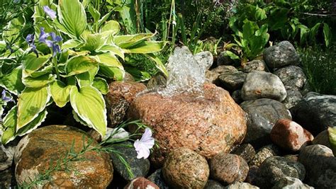 Brunnenbauer rechnen ihre arbeit üblicherweise nach meter wird es lediglich zum giesen im garten verwendet bzw. Einen Springbrunnen selbst bauen | NDR.de - Ratgeber - Garten