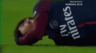 Il est juste sorti, rien ne dit que c'est une blessure. Télécharger gifs animés neymar blessure clasico gratuitement