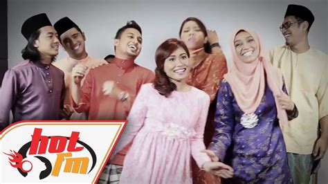 Hot fm is a malaysian chr station owned by synchrosound studio sdn bhd, a subsidiary of media prima. SALAM LEBARAN - Penyampai Hot FM (Live Akustik) - YouTube