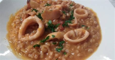 I calamari ripieni al limone cotti in padella sono un secondo piatto di pesce facile e veloce. farro cremoso ai calamari è un ricetta creata dall'utente ...