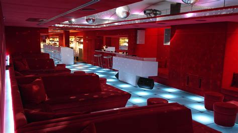 Welkom bij red, meer dan alleen een club. RED ROOM . Vienna's Cocktail-Club . The Club . www.comida.at