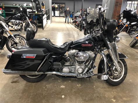 I have about 1,000 miles on my 06 electra glide standard. 2006 Harley-Davidson Electra Glide | American Motorcycle ...