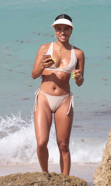 Celebrity camel toe 3 min. Did These Celebs Really Not Realize They Had A Camel Toe?
