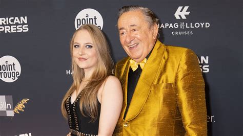 Richard lugner and cathy lugner attend the traditional opera ball vienna at state opera vienna on february 12, 2015 in vienna, austria. Goldig! Richard Lugner mit Tochter Jacqueline auf Red ...