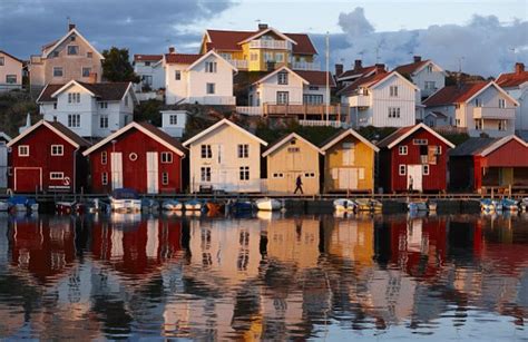 The shopping centre's total area is about 320,000 m 2 (3,400,000 sq ft) divided into nine interconnected buildings, where retail and restaurant floor space makes up around 70,000 m 2 (750,000 sq ft). Sweden's pretty Bohuslan coast is a real fjord fiesta ...