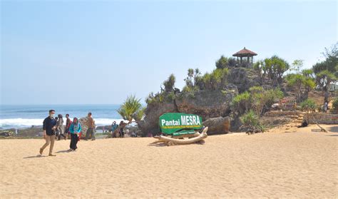 Anda ingin berlibur ke pantai gandoriah? Harga Tiket Masuk dan Lokasi Pantai Mesra Jogja, Keindahan Pantai dengan View Yang Siap ...