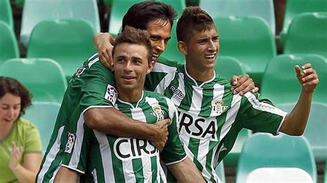 En güncel oranlar ve en popüler oyunlar ile kazanan siz olun. L0s jugadores del Betis celebran la victoria - ABC.es