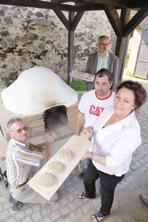 Genauere informationen zu dem römischen kastell, aus dem sich haus bürgel. Tag des Offenen Denkmals: Haus Bürgel lädt ein - Monheim ...