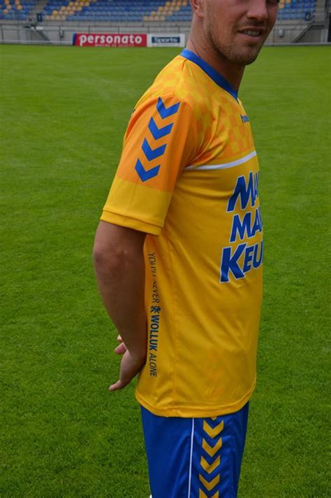 The site owner hides the web page description. RKC Waalwijk 13-14 (2013-14) Hummel Home Kit Released ...