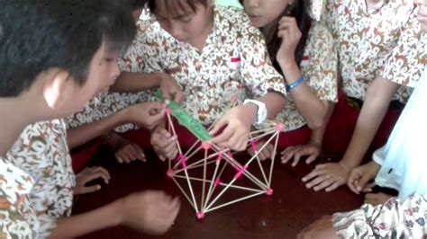 Titik tengah uw = x jadi jarak antara tit. KERANGKA KUBUS - YouTube