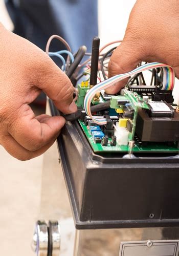 Before you call an automatic gate repair mechanic, be sure to check if he is able to offer services for all the leading brands available on the market. Gate Operator Repair Alhambra - Automatic & Electric Gate ...