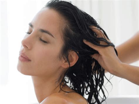 But you don't want to oil your hair just because it is sticky and you can't head out with oily and sticky hair. 4 benefits of oiling hair on daily basis - Times of India