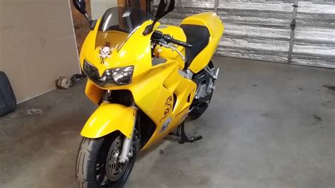 Is it the balance between cruising, touring or fanging? 2000 HONDA VFR 800 FI Intro/disclaimer 001 - YouTube