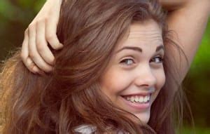 Guarda questa ragazza di 20 anni, bella faccia rossa, succhiare molto bagnata e farsi scopare la figa rosa bagnata. 18 frasi da dire a una figa per rompere il ghiaccio ...