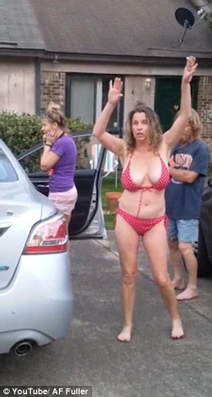 Moms get naughty is a dating site mainly designed to cater to those mothers who want to unwind from their unending responsibilities and selfless tasks. Florida mum launches into racist tirade in the street in ...