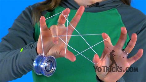 7 easy steps to begin. How to do the Two-Handed Star Yoyo Trick (AKA Texas Star ...