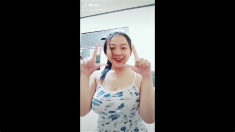 2tiktok yang beranggotakan gladys dan sella selly, memperkenalkan single ketiga mereka, tiktok cantik montok. TIK TOK MONTOK - HOT TERBARU 2020 TIK MAMA MUDAH - YouTube