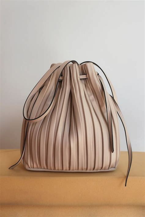 Zara — money deducted from bank account but order payment on app not made. PLEATED BUCKET BAG | ZARA Malaysia | 여성, 가방