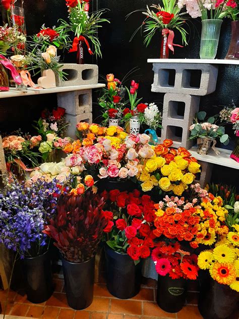 Branching out florist retford notts, wedding flowers, funeral flowers, gift flowers uk online service, flower delivery same day, flowers retford. Valentine flowers are more than roses