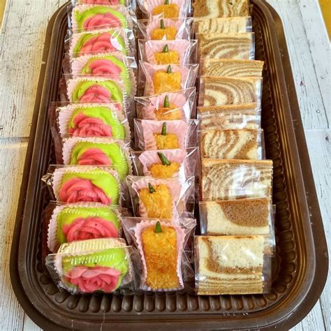 Pernyataan lamaran dari pria dan jawaban dari pihak wanita. Contoh Kue Untuk Hantaran Pernikahan