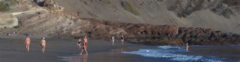 Als „hausstrand der einwohner von santa cruz ist allseits der künstliche, weiße sandstrand „las teresitas bekannt. FKK auf Teneriffa