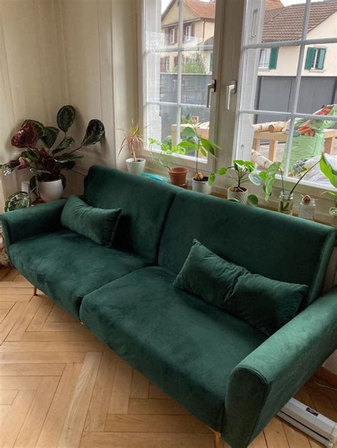 Wenn es der platz erlaubt, darf die.samt ist ein trendstarkes bezugsmaterial, das einem big sofa eine luxuriöse aura verleiht. Sofa Grün Samt | Kaufen auf Ricardo