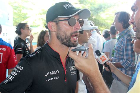 Tras su primer triunfo en el wec, josé maría 'pechito' lópez mostró la alegría por el doblete conseguido en 'casa' de su equipo, y luego habló de uno de los pilotos del otro coche, alonso. 'Pechito' López: "A veces creo que corremos una carrera de ...