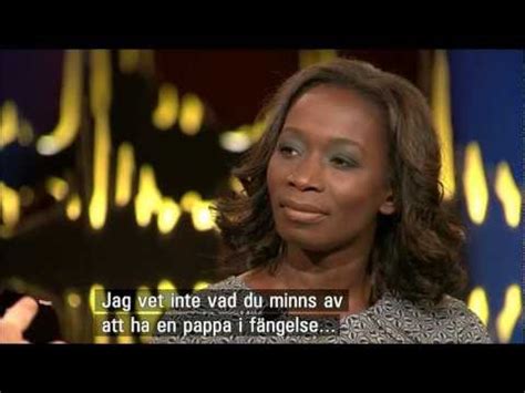 Nyamko sabuni, sustainability manager, åf. Nyamko Sabuni (FP) i Skavlan 2013 - Hela intervjun - YouTube