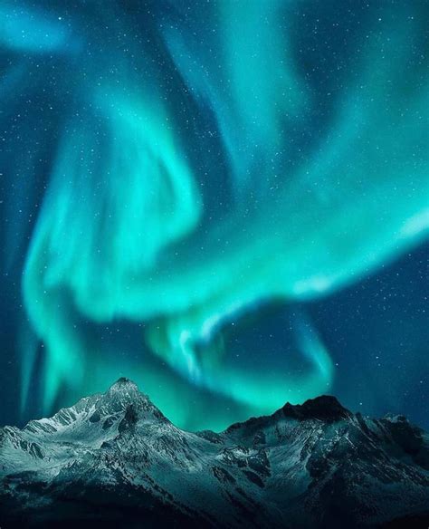 Beautiful northern lights over Norway? | Northern lights, Northern lights norway, Northen lights