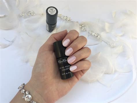 Schon seit mehr als zehn jahren zählt die marke neonail zu den bedeutendesten herstellern in den bereichen uv. Perfekcyjny manicure ślubny z kolekcją Wedding Shades od ...