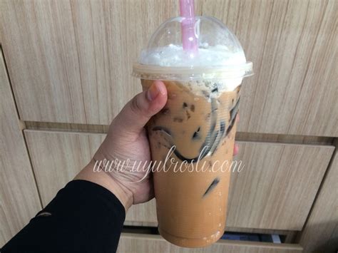 Teh manis is a beverage made from a sweetened tea solution, usually cane sugar, before the drink is ready to be served. TEH AIS MADU YANG PADU - uyulroslidotcom