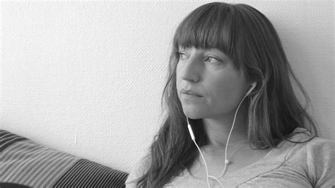 She graduated from the norwegian national academy of theatre in 1998, and has since acted both at det norske teatret (the norwegian theater) and at nationaltheatret (the national theatre). Det er meg du vil ha « NRK Filmpolitiet - alt om film ...