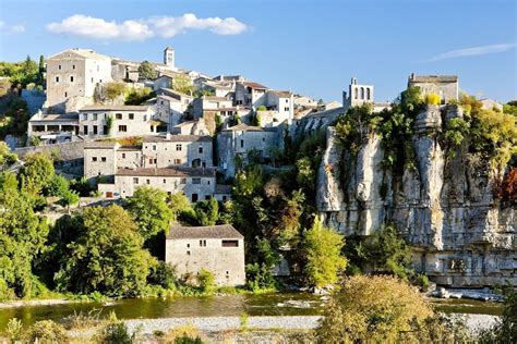 Discover or rediscover all the routes of the mythical steam train known as the mastrou departing from. Balazuc, Ardèche | Vakantie, Dorpjes, Bezienswaardigheden