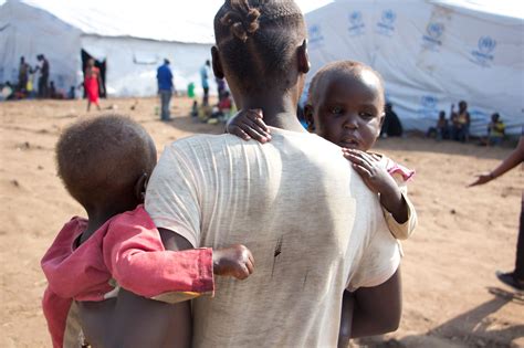 Un bastardo también es el descendiente ilegítimo de un hombre conocido y el individuo cuyo padre no está acreditado. Bidi Bidi, "el mejor lugar del mundo para los refugiados ...