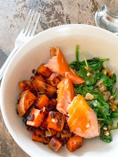 This dish combines smoked salmon, cream cheese, capers and dill with croissants into a delightful baked dish. What To Eat With Smoked Salmon For Breakfasts : I wanted a ...