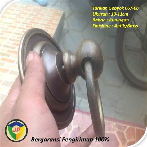 Masuk ke bagian pertama pada model teralis yang bisa anda gunakan, yaitu model simple. Tarikan Handle Kupu Tarung Pintu Rumah Gebyok Kuningan ...