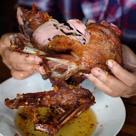 Bebek goreng yang bikin ngiler ini tak pantas kamu lewatkan. Bikin Sambal Lalapan Cabang Purnama / Warung Bebek Purnama ...