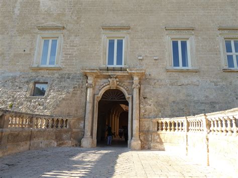 Agenzie viaggi, tour operator, voli low cost, last minute, offerte e pacchetti viaggi in italia e nel mondo ai prezzi più bassi! "Castello Imperiali di Francavilla Fontana", Franca Villa ...