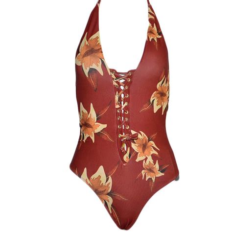 Di solito acquisto i miei costumi online e non sempre riesco a trovare la taglia perfetta, non avendo la possibilità di provarli. Costume da bagno donna intero swimwear mattone fantasia ...