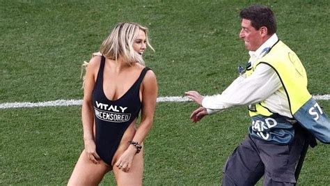 Female streaker escorted male streaker tackled champions league finals 2018 amp 2019. WATCH: Female Streaker Disrupts & Excites at Champions ...