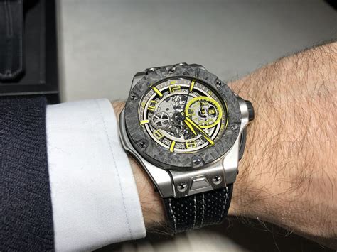 The first takes us back to the early days of motor racing with a platinum case and a perforated strap. Hublot: Big Bang Scuderia Ferrari 90th Anniversary | Watchtime.net