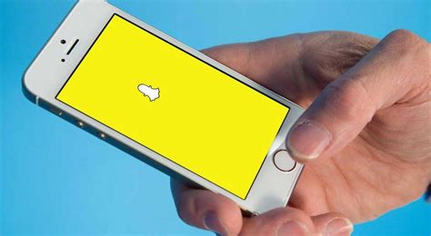 It is available for all the smartphones and is supported by ios, android and windows. Un bug sur Snapchat marque tous les snaps vu comme pris en ...