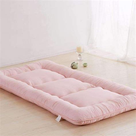 A folding mattress is one that is occasionally used in households that like to keep the mattress out majority of the times. Ultra Plush Japanese Tatami Style Folding Mattress & Futon ...
