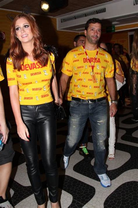 Marina ruy barbosa e klebber toledo usaram o amor da vida real como inspiração para estrelar a nova campanha da marca enfim, que traz uma coleção lúdica e colorida. Namorado de Marina Ruy Barbosa fala do assédio à amada ...
