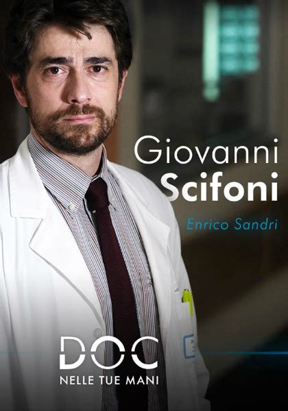 Un fastidioso mal di testa mette in difficoltà gabriel nella cura di un paziente, mentre elisa e riccardo sono alle prese con. Giovanni Scifoni nel Cast di Doc - Nelle Tue Mani ...