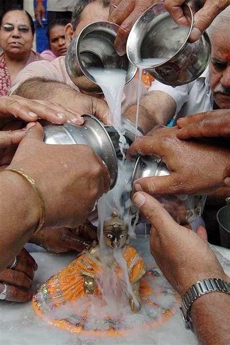 The magic of water and cleansing rituals подробнее. Water and Hinduism - THE HINDU PORTAL - Spiritual heritage ...