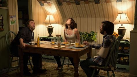 Starring john goodman, mary elizabeth winstead and john gallagher, jr. Review: 10 Cloverfield Lane