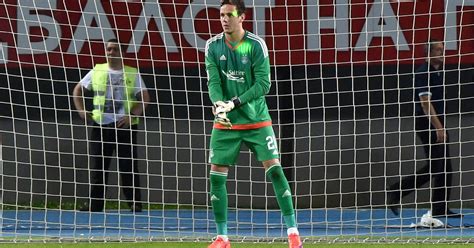 Ward started his career in the bradford city youth setup before he was snapped up by west yorkshire rivals leeds united. Liverpool FC Goalkeeper Danny Ward WILL make Wales debut ...