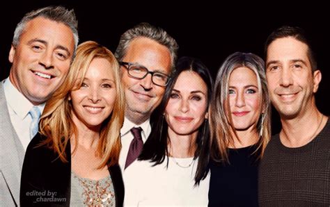 A new report claims that jennifer aniston and david schwimmer are dating—but there's more to the story than meets the eye. nicole on Twitter: "jennifer aniston, courteney cox, lisa ...